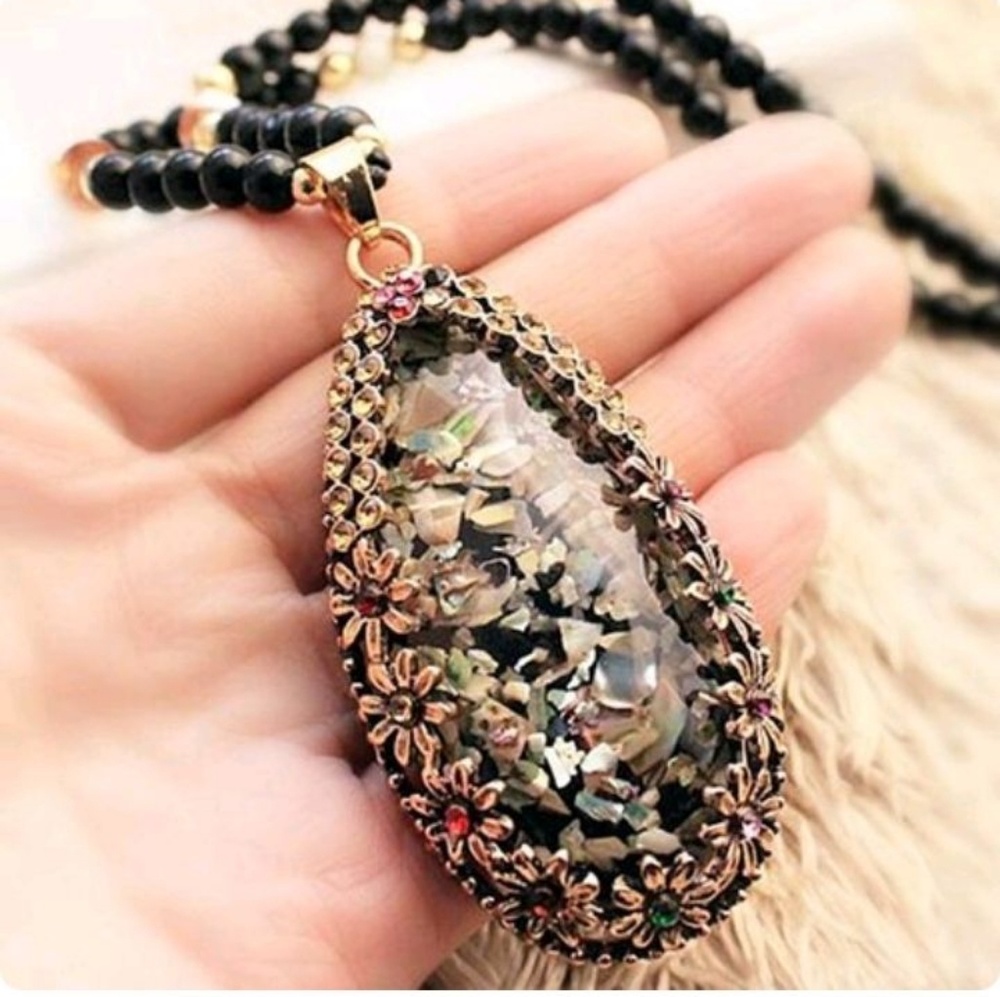 Pretty! Color Filled Necklace - Picture 2 of 2